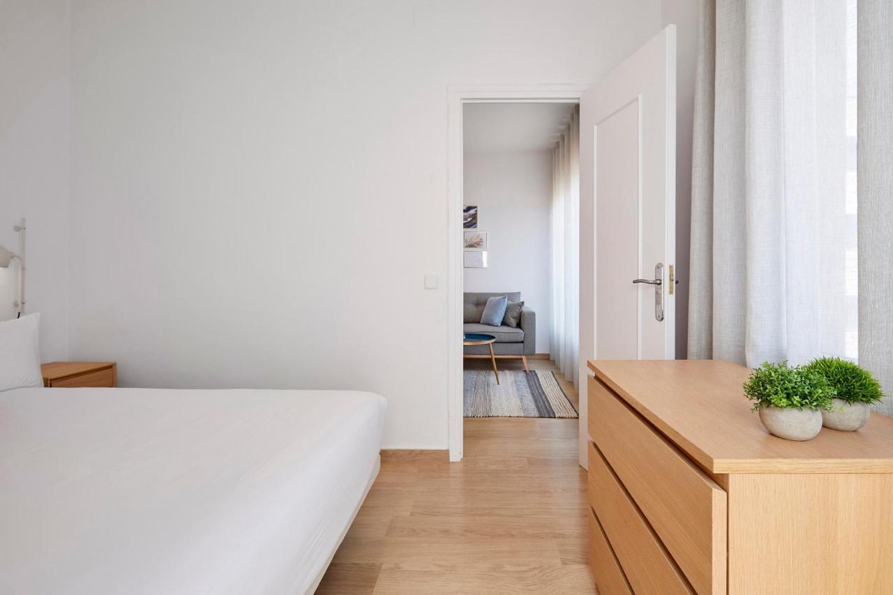 Fisa Rentals Aribau Barcelona Exterior foto