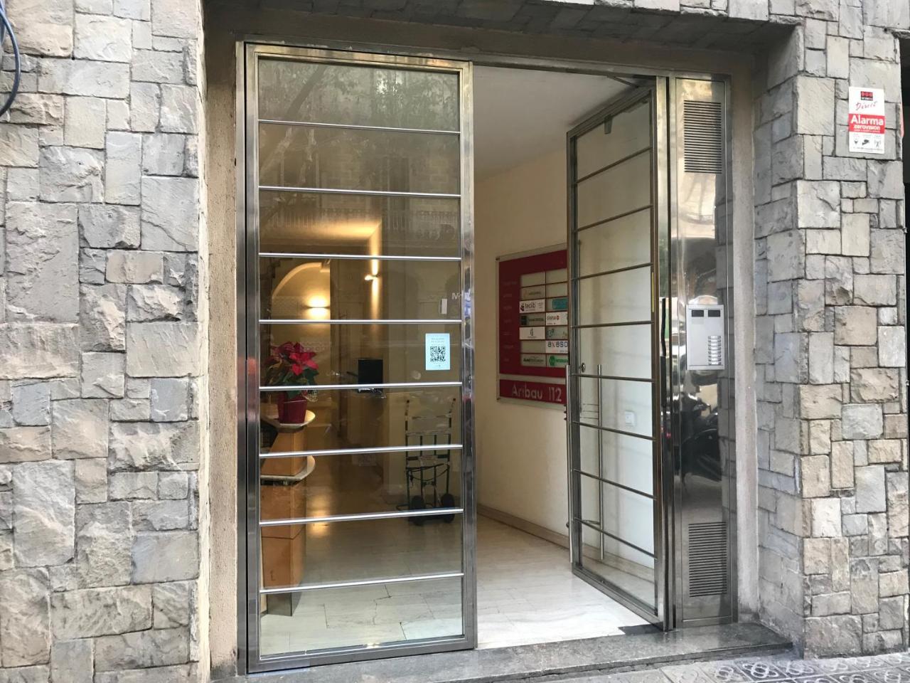Fisa Rentals Aribau Barcelona Exterior foto